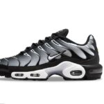 Nike Air Max Plus Sneakers Black Metallic Silver-Leder & Textil