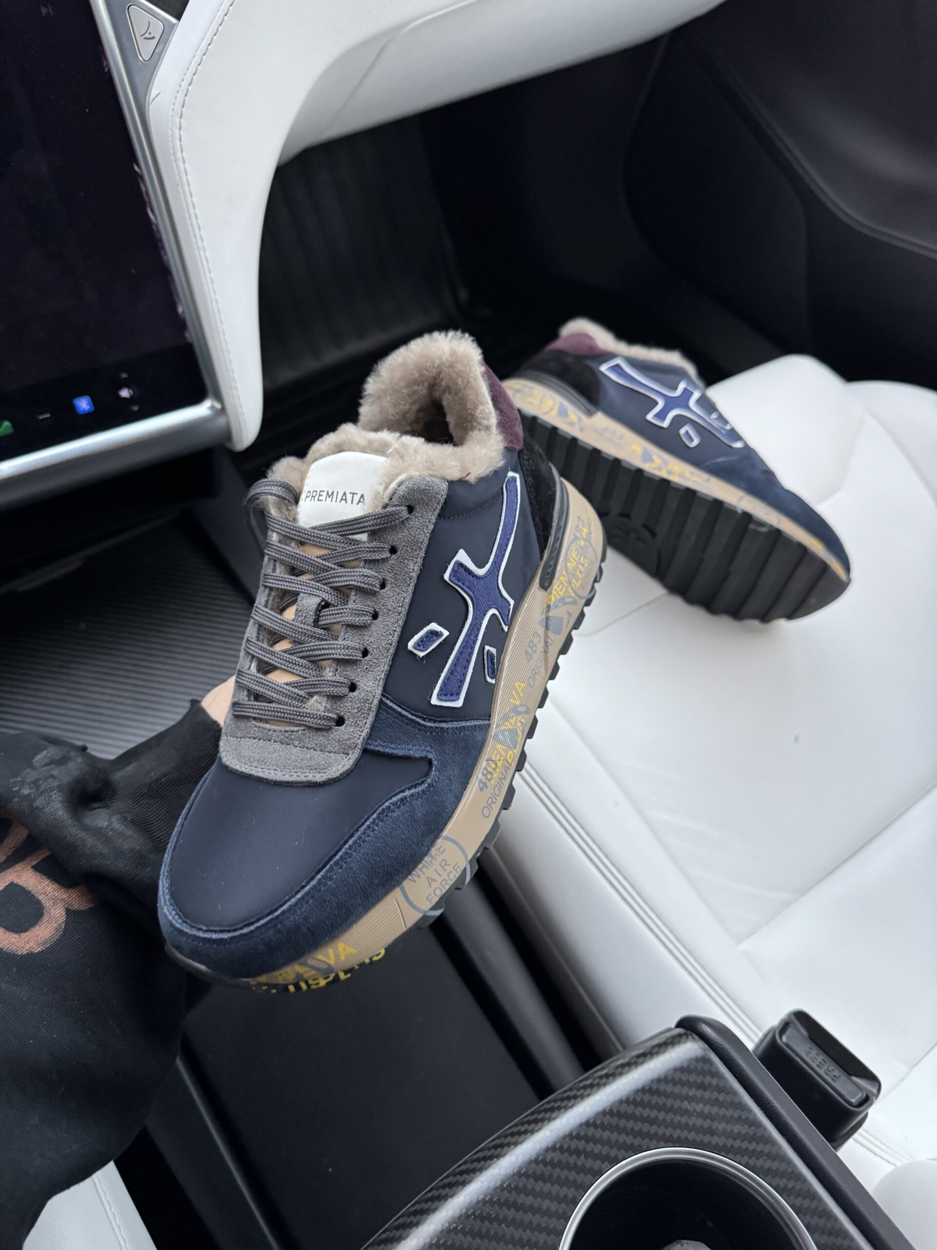 b2e0aa36-623c-404d-a6c8-532e8e80c330 Кросівки Premiata Mick 7068M з шкіри та натурального хутра - obrazek 1