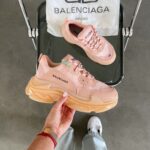 Кросівки Balenciaga Triple S Pink — шкіряні стильні жіночі кросівки