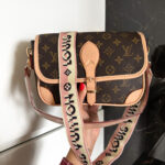 Louis Vuitton Diane bag er en stilig dameveske laget av øko-lær