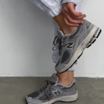 Кросівки New Balance 2002R Grey шкіра/сітка — комфорт та стиль