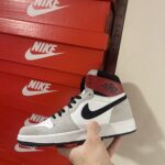 Jordan 1 čības (uzcenojums) - stilīgas un pieejamas ikdienas valkāšanai