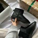 Uggy UGG Classic Mini Leather - kožené dámské boty