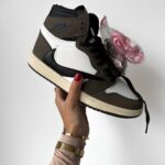 Air Jordan 1 Retro High Travis Scott ādas un tekstila čības