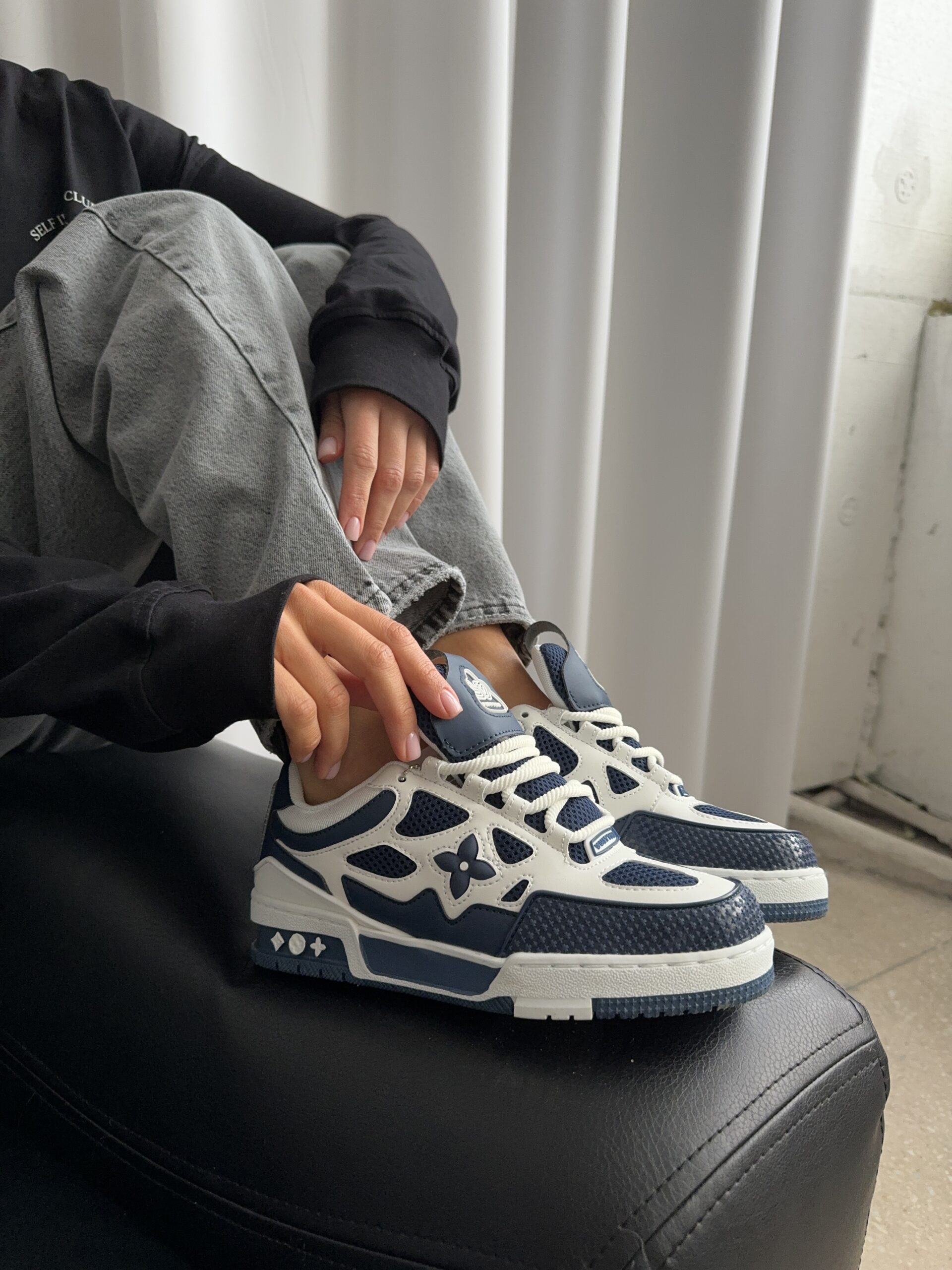 c99906f1-6b68-4088-bb02-fa6b3443ad84 Кросівки Louis Vuitton Trainer White/Blue — преміальна шкіра та стиль - Bild 1