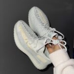 Кросівки YEEZY BOOST 350 Cloud White — текстильні рефлективні кросівки