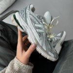 Кросівки 1906R White/Light Grey текстильні для комфорту та стилю