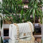 Sac Chanel White 2.55 en éco-cuir