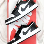 Кеди Air Jordan 1 Low Black — чорні шкіряні кросівки класичного стилю