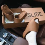 Slide Earth Brown pantofle-lehké Eva pantofle v hnědé barvě