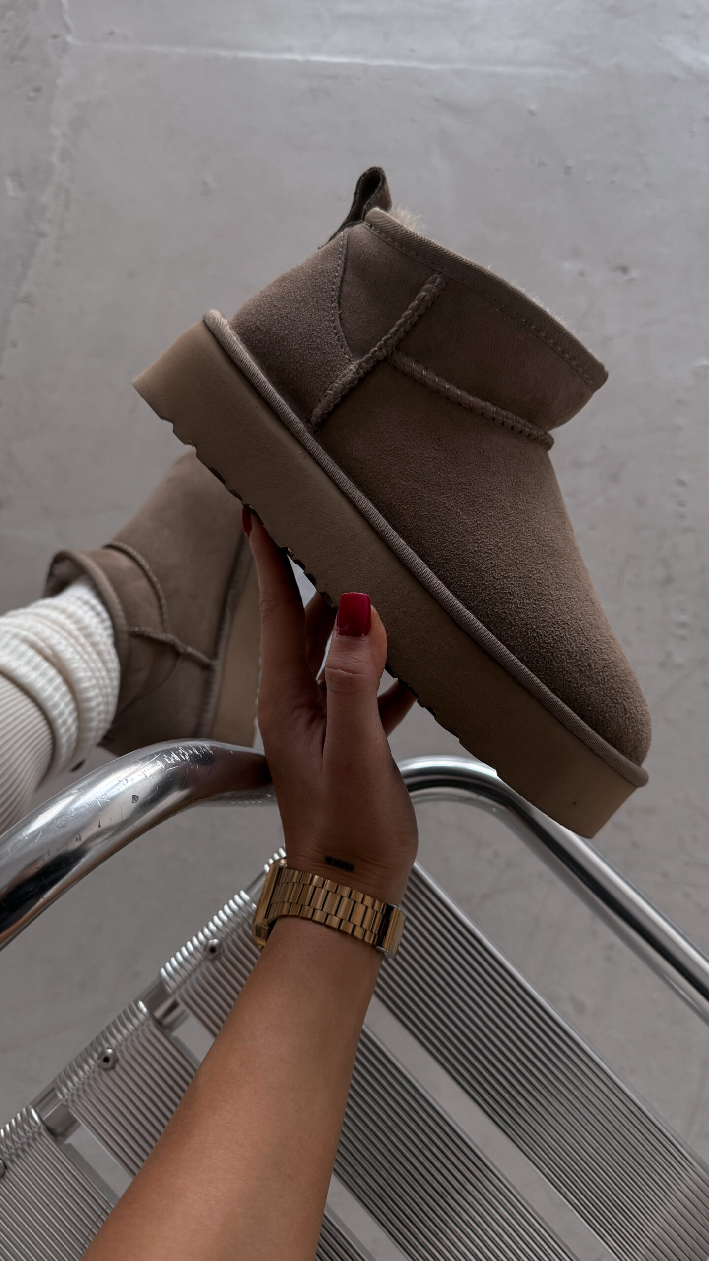 db34c985-da7f-4e92-95b6-4830b7d4fc00 Чоботи UGG No Name Khaki Platform з натурального хутра та замші - Зображення 1