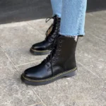 Чоботи Classic Black шкіряні для стильного та комфортного носіння