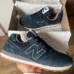 Кросівки New Balance 574 Blue — стильні чоловічі кроси з замші