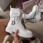 Boty Dior Boots White z kůže a fleece pro stylové pohodlí