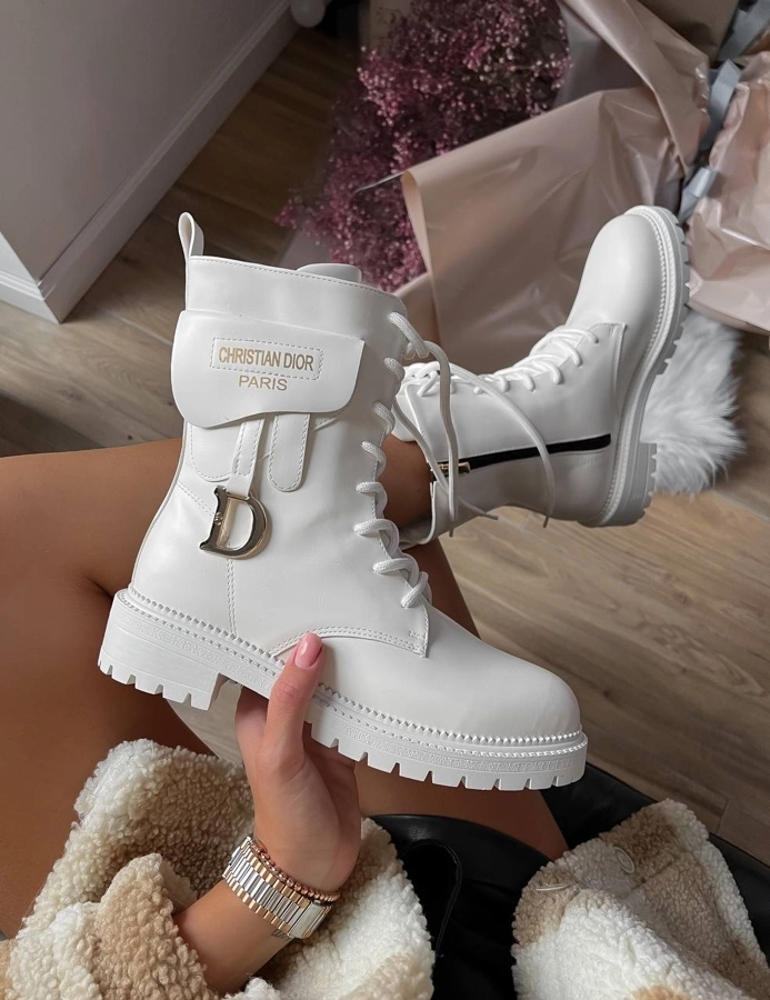 e78d68d5-d0bb-474a-802a-7ea41a12a4ec Чоботи Dior Boots White з шкіри та флісу для стильного комфорту - Зображення 1