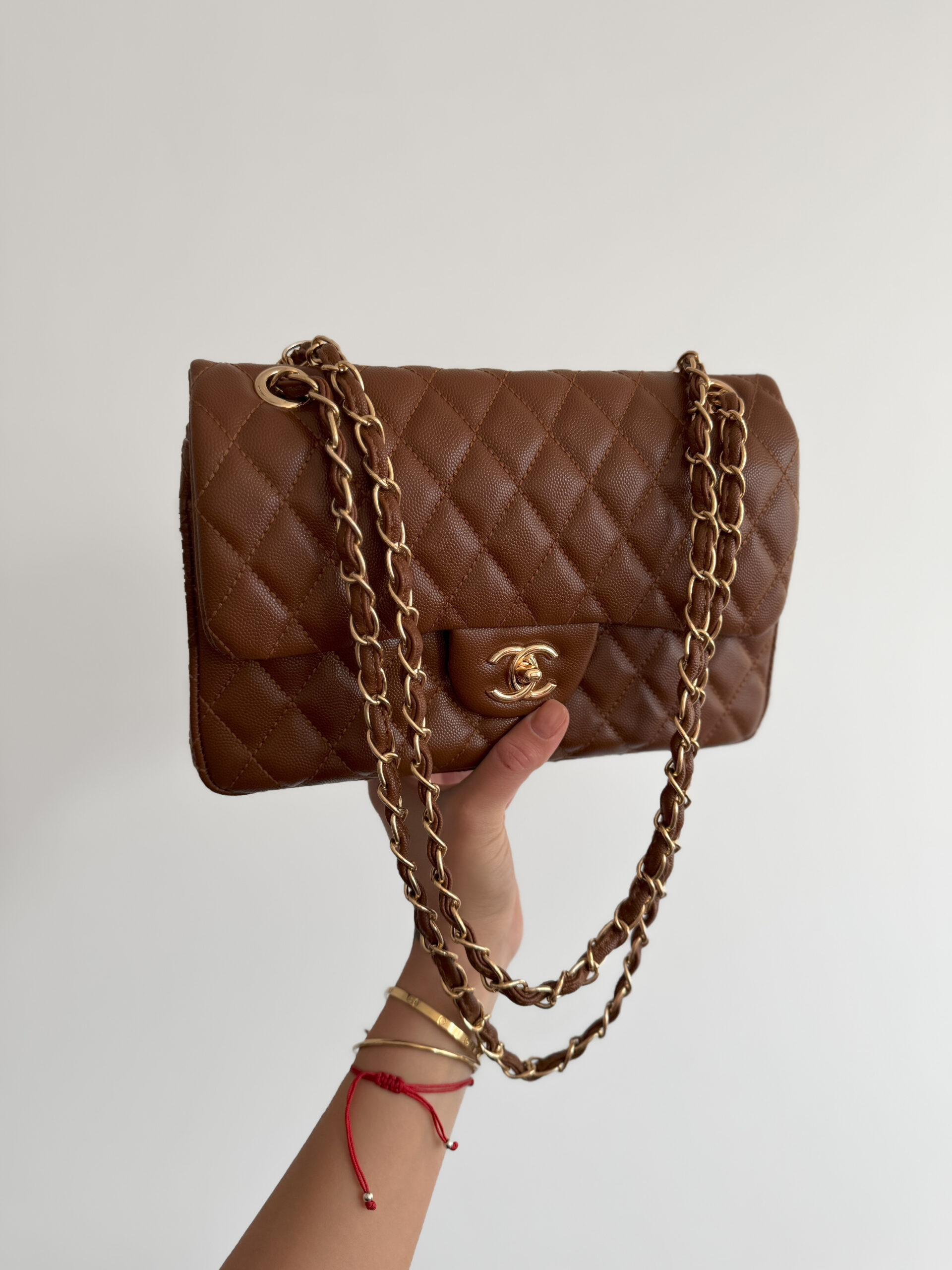 ea935d94-fa71-44a6-95e7-a530ea5dacbe Chanel 2.55 Camel bag-stylish women's bag made of eco-leather - Image 1