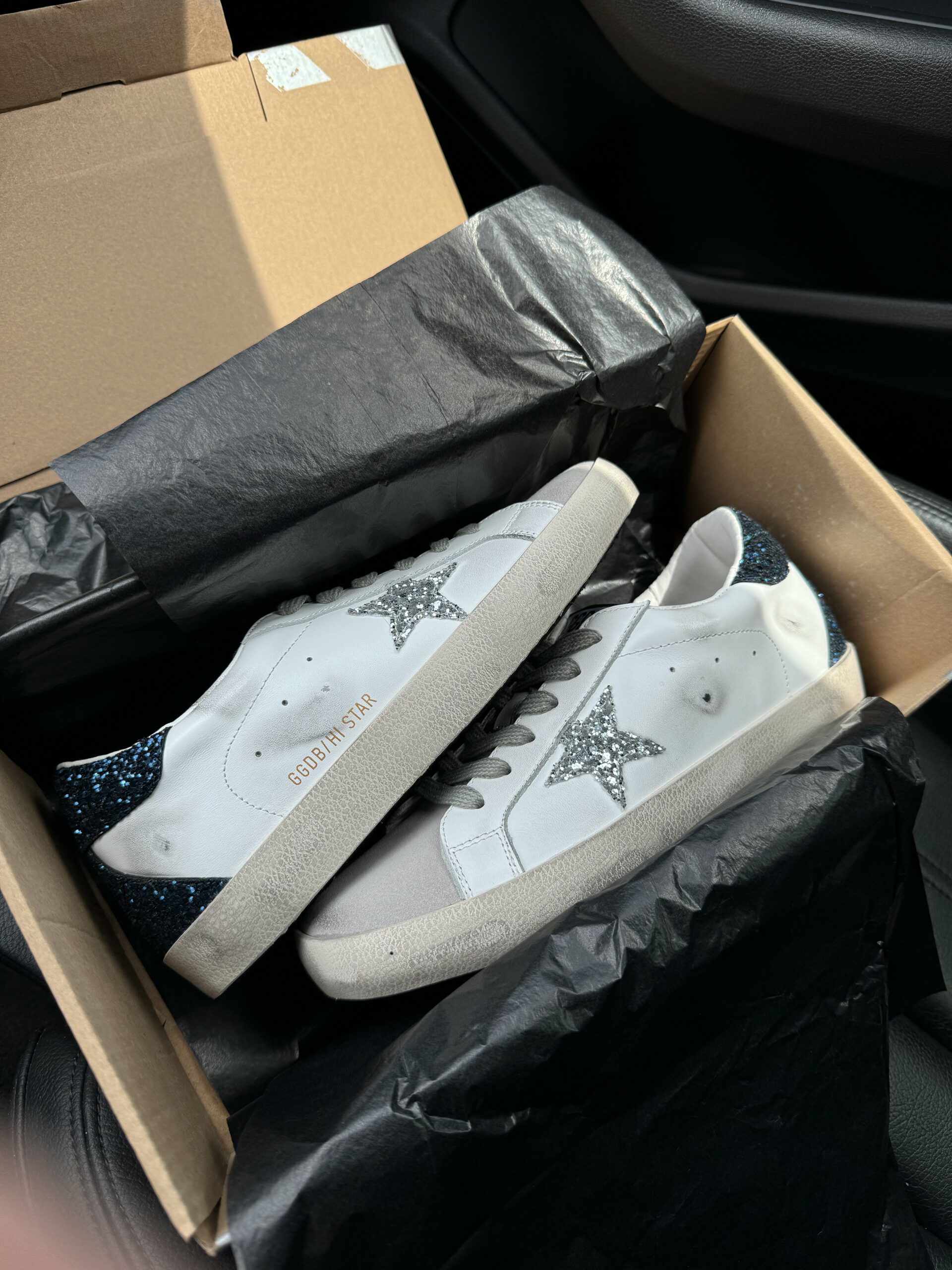 eb0e4767-6b4d-4d5e-840e-d96c78a9a5cf Кеди Golden Goose White Blue Silver стильні та яскраві - obrazek 1