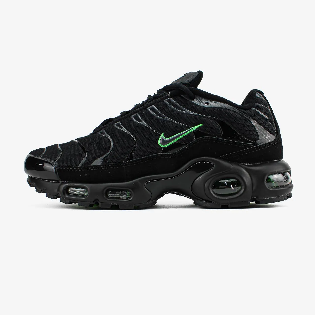 ec77454b-3f8b-417e-8dee-1cef7ce90453 Nike Air Max Plus Musta / Volt lenkkarit-nahka ja Tekstiili, tyylikäs - Image 1