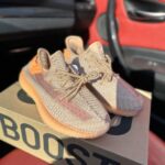 Кросівки 350 V2 Mono Clay — легкі текстильні стильні чоловічі