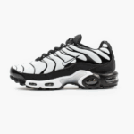 Nike Air Max Plus valkoiset mustat tennarit-nahkaa ja Tekstiilejä