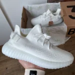 Sportbačiai Yeezy Boost 350 White iš tekstilės - komfortas ir stilius