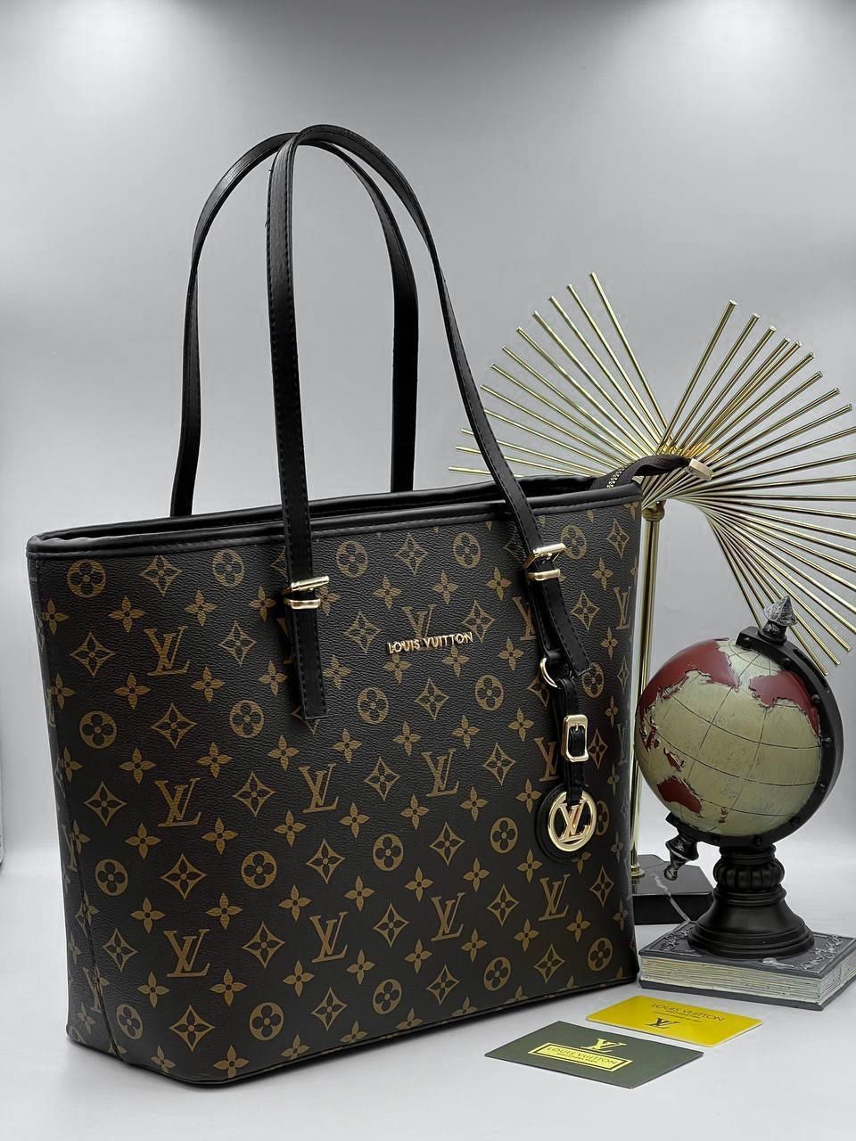 f52f33cf-caf5-4037-8c31-9c4680161aa1 Сумка Louis Vuitton — стильна жіноча сумка з екошкіри - Зображення 1