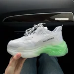 Кросівки Balenciaga Triple S Light Green — стильні шкіряні кросівки