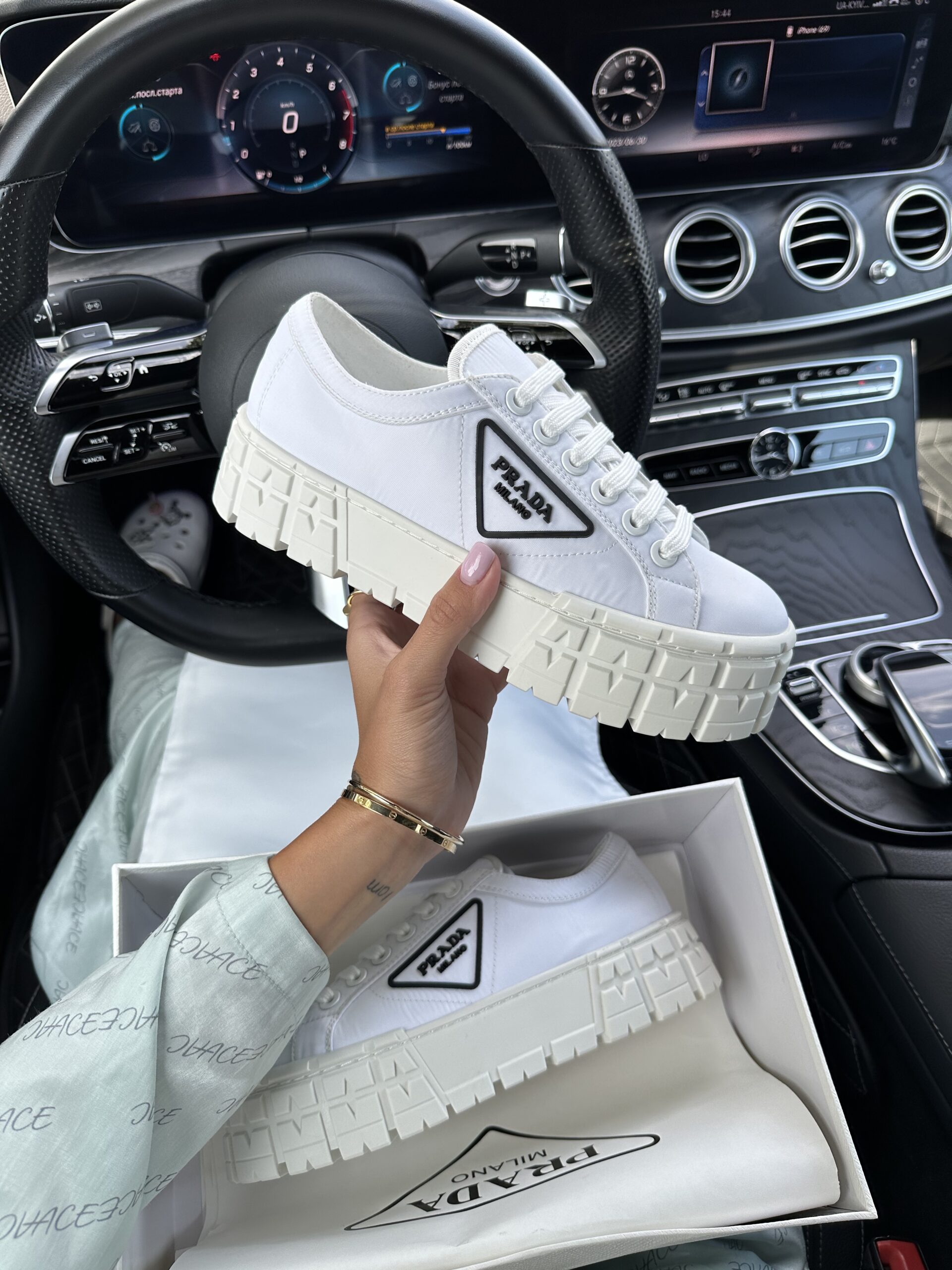 f77bee90-223c-4817-acbe-b797a7cd9dae Prada double Wheel Nylon Gabardine White Premium - Obrázek 1