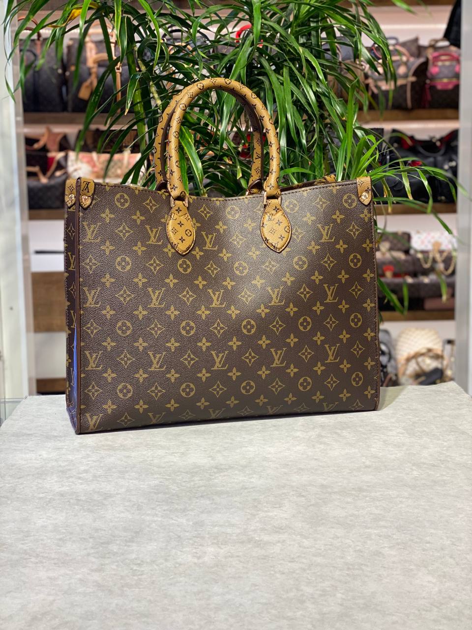 f7949f9a-e7ee-42fa-bea5-3aa7dba68093 Louis Vuitton Onthego Skulderveske-Kvinner stilig ØKO-lær Skulderveske - Bilde 1