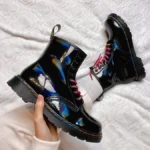 Batai 1460 Black Rainbow Patent Boot Premium-lakuota oda