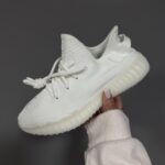 Кросівки YEEZY BOOST 350 White – стильні текстильні чоловічі/жіночі