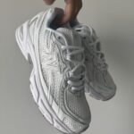 Sneakers 740 White / Silver aus Textil und Leder für den täglichen Stil