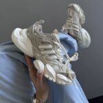 ADIDAS XLG Runner Beige / White Sneakers für Sport und das tägliche Tragen