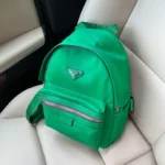 Prada Seljakott Roheline-stiilne ja vastupidav aksessuaar igapäevaseks kasutamiseks