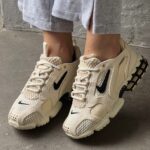 Nike x Stussy Air Zoom Fossil Sneakers-Stil und Komfort aus Textil