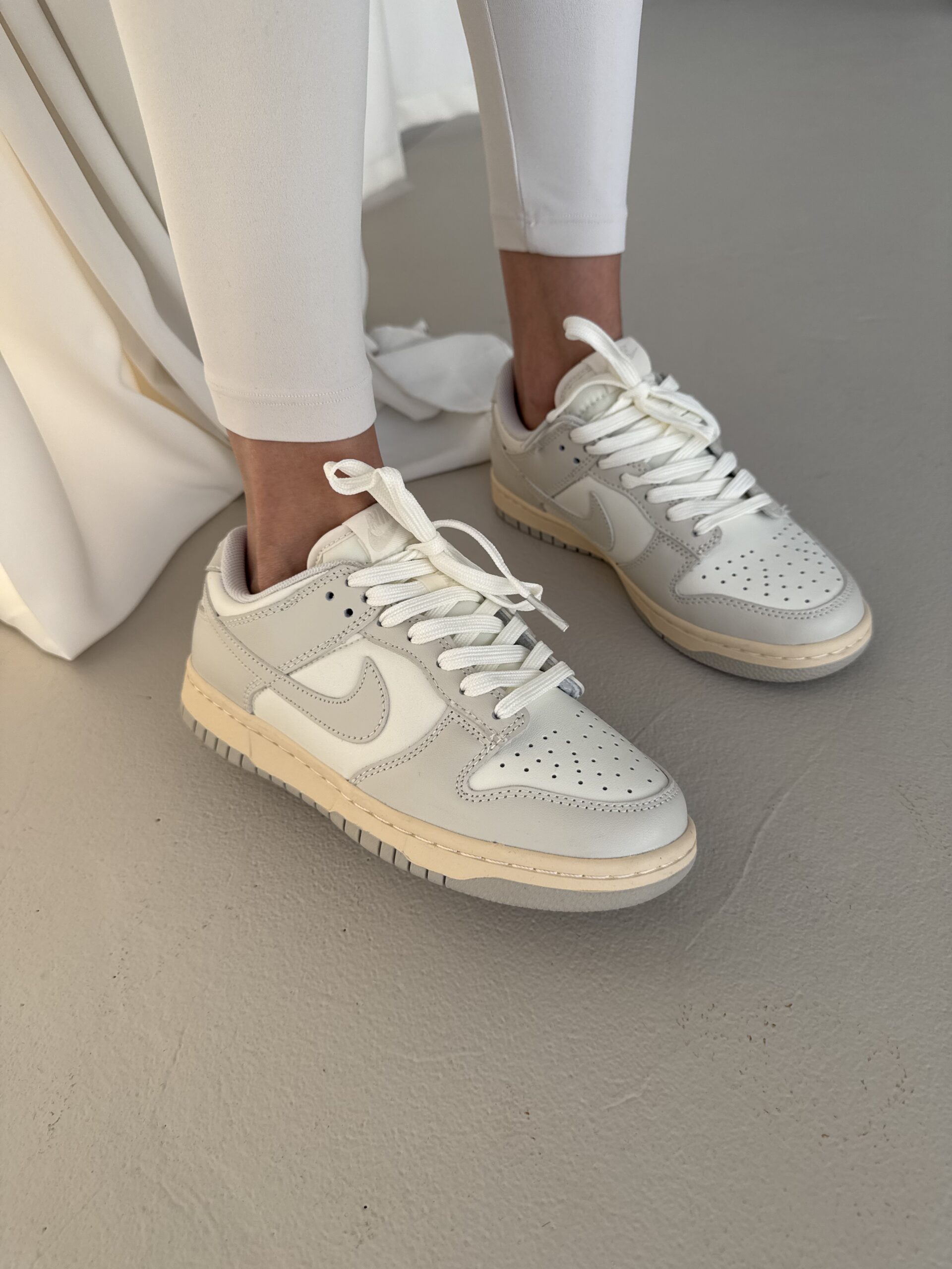 3c1f0827-46dc-4a76-a265-4b5ff9d449a3 Кеди Nike SB Dunk Bone Leather — шкіряні кросівки для стильного образу - Bild 1