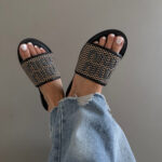 Капці MIU MIU Black Slides — стильні шкіряні шльопанці