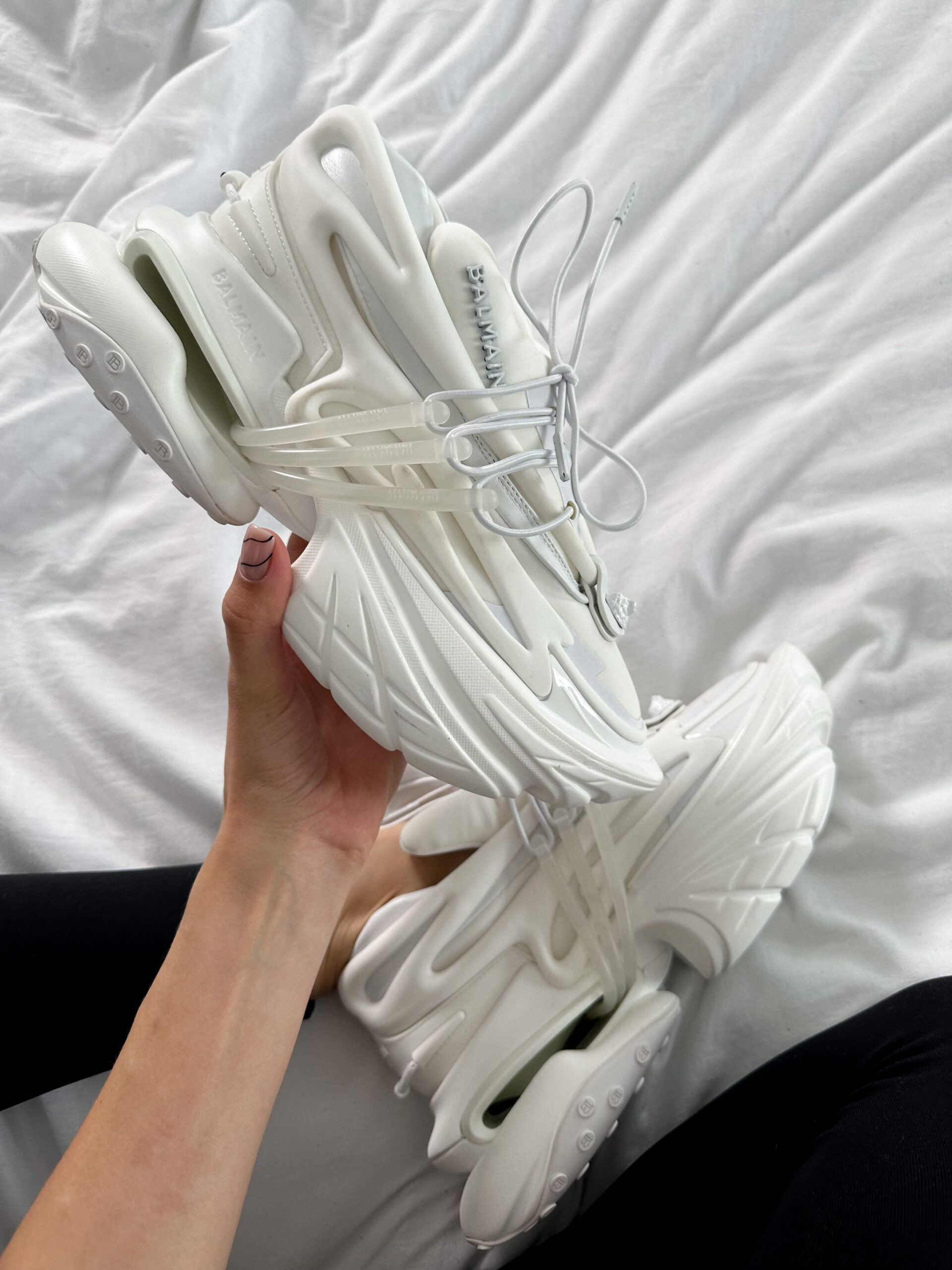 57e44b2e-4b94-4e14-9567-aaff8ec0ac31 Sneakers Balmain Unicorn Low-Top White-pelle-tessuto elegante - immagine 1