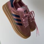 Sneakers Gazelle Pink Platform in pelle scamosciata con piattaforma alta