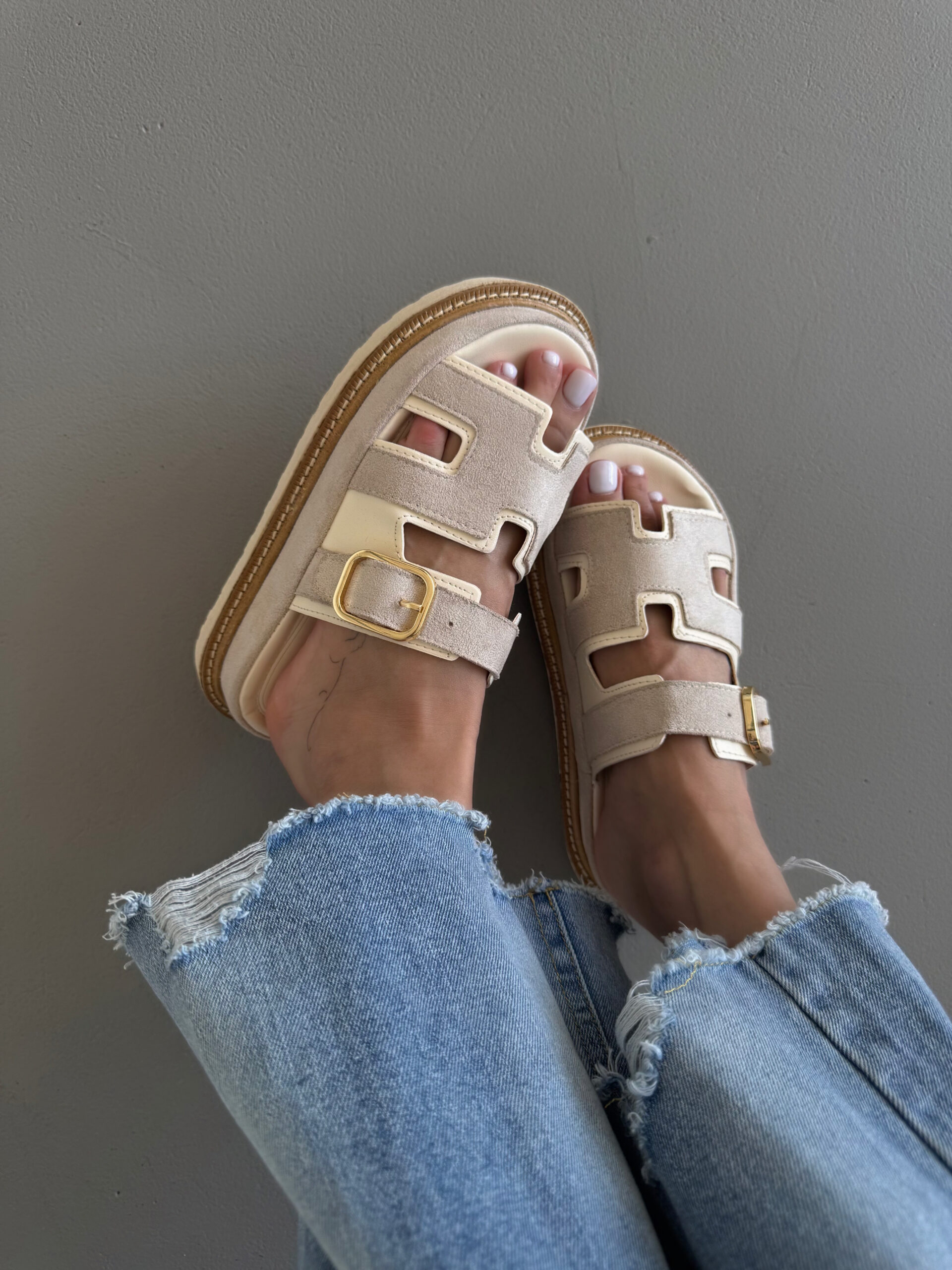 8f987d6a-cc3b-4a65-974c-577f6f27b132 Сандалі HERMES Platform Slides Light Cream — шкіра та замша - Bild 1