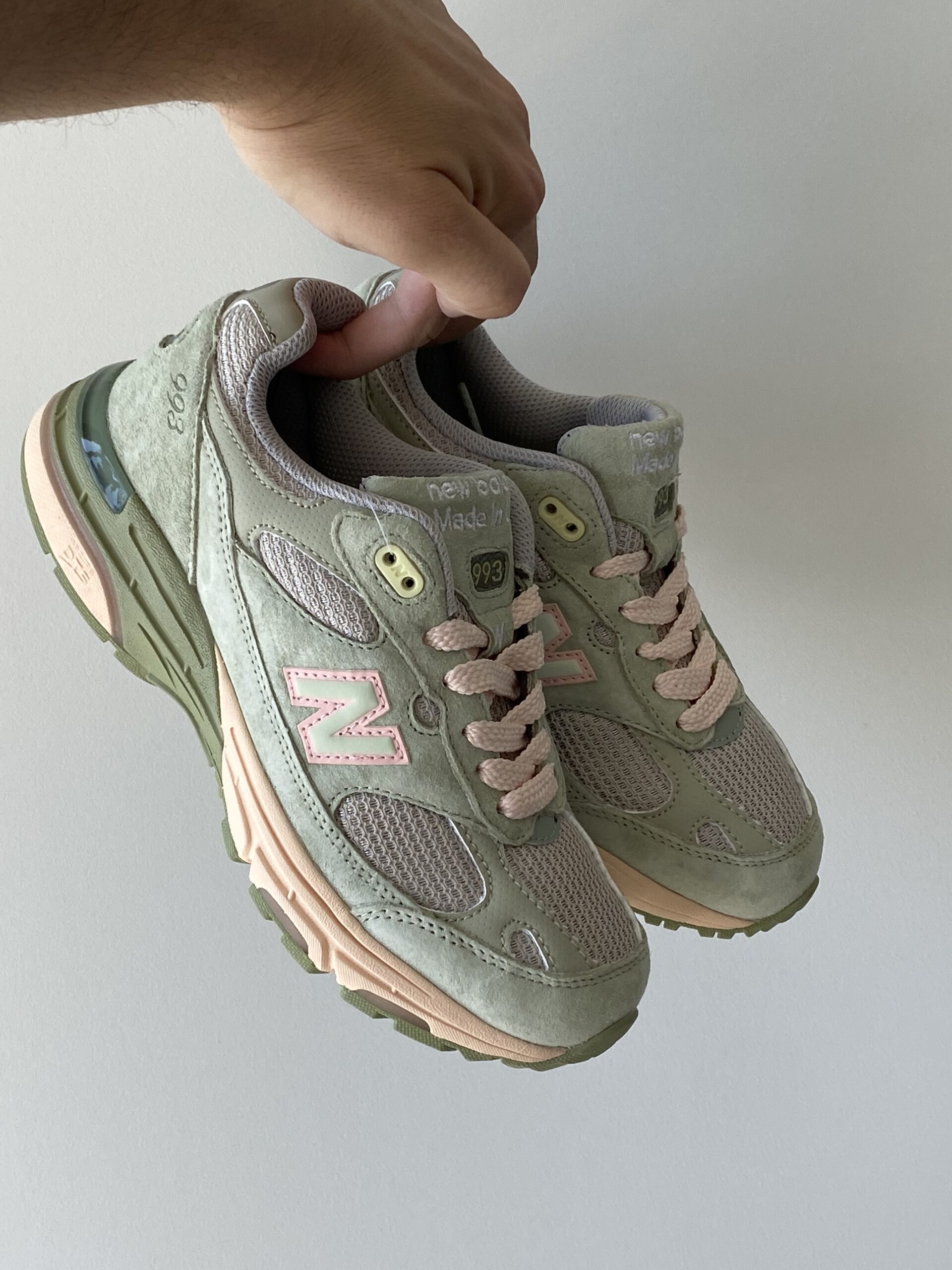 9f5285bb-0a4f-4839-b813-107d92766bc4 Кросівки 993 Green замшеві з текстилем для комфорту та стилю - Bild 1