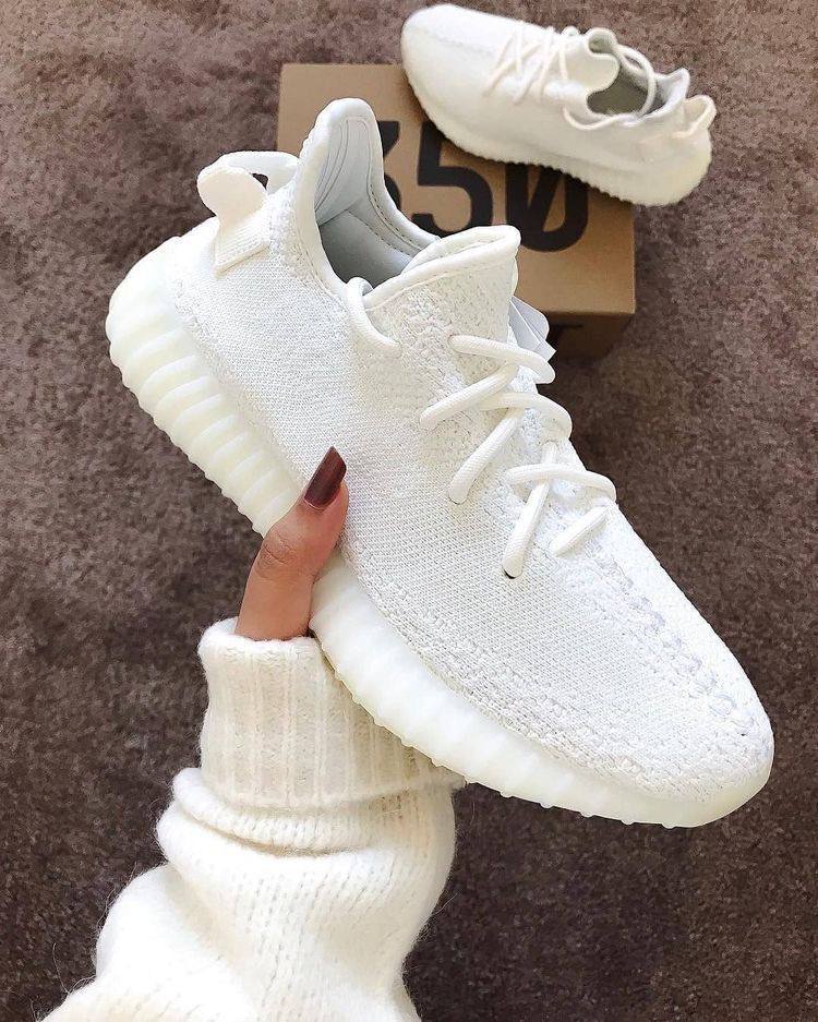 b15b2968-cc3e-4843-8f6d-4f4f93b48d71 Adidas Yeezy 350 Full White Premium tossud-kerged tekstiilist tossud - Image 1