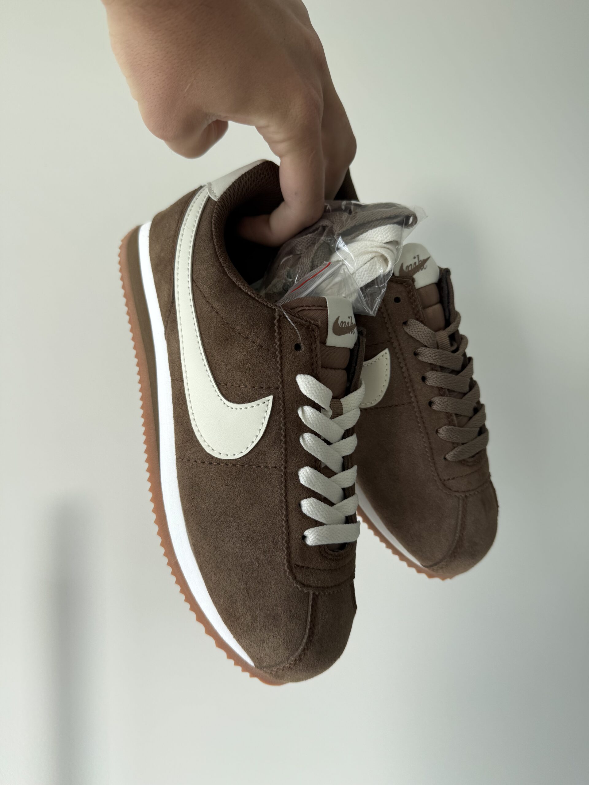 bc44d4ab-90bf-4c71-a0ca-9b7c24302c4d Nike Cortez Brown z textilu a kůže - Obrázek 1