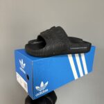 Капці Adidas Adilette Black Slides — зручні та стильні для щоденного використання