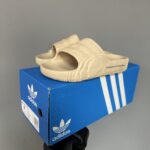 Pantoufles ADIDAS Adilette Beige Slides-EVA léger pour les loisirs