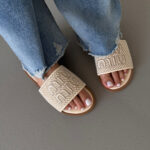 Капці MIU MIU Light Cream Slides – шкіряні жіночі шльопанці