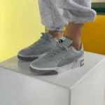 Cali Sneakers sind stilvolle lederne Turnschuhe für das tägliche Tragen