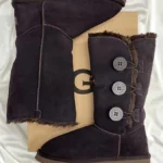 UGG Bailey Button Triplet II Plum — замшеві жіночі уггі зі штучним хутром