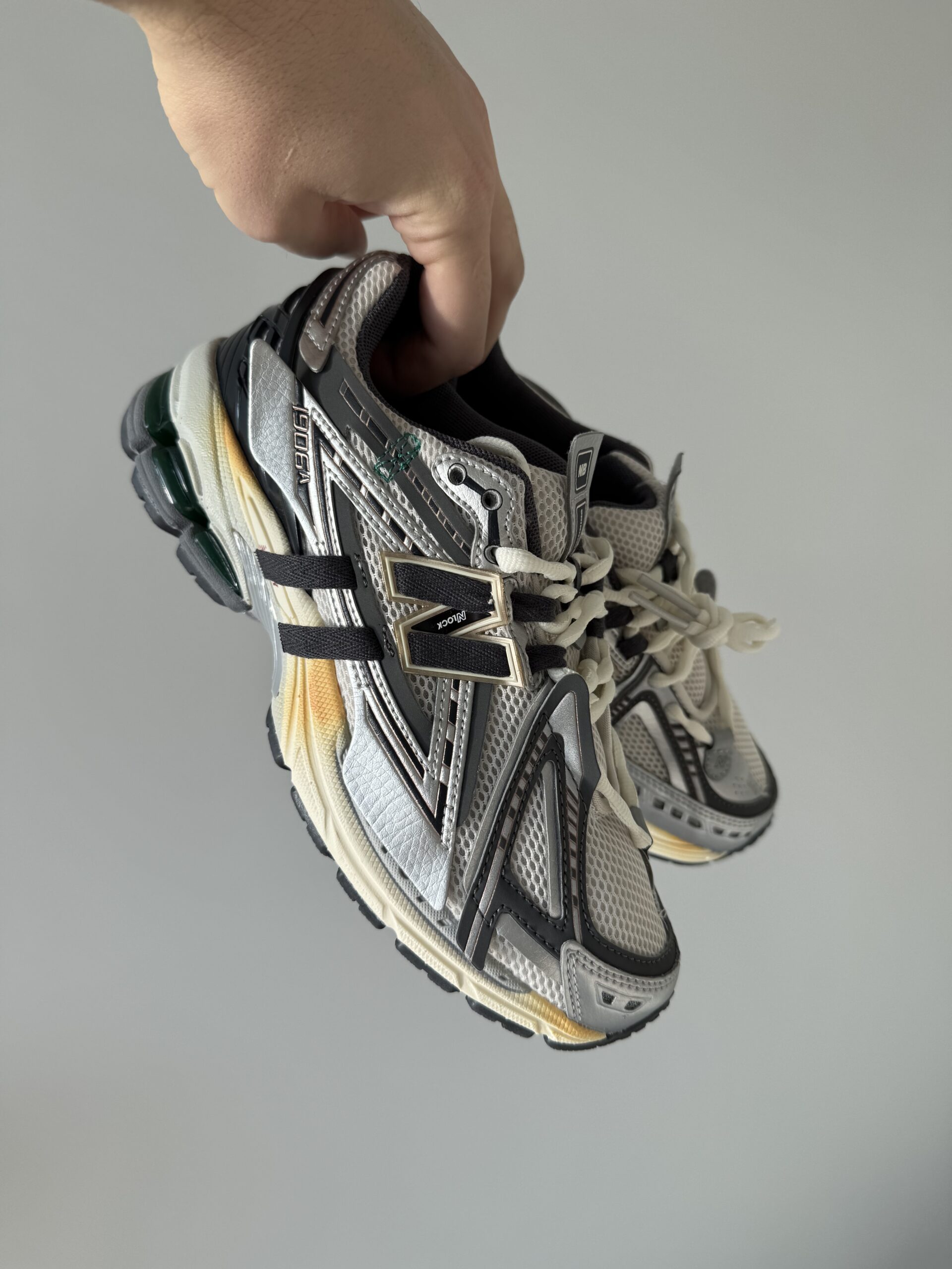 e0bdfdc7-1d68-482e-809b-a88839551261 Кросівки 1906A Silver Gold Metal шкіра/текстиль стильні та міцні - Зображення 1