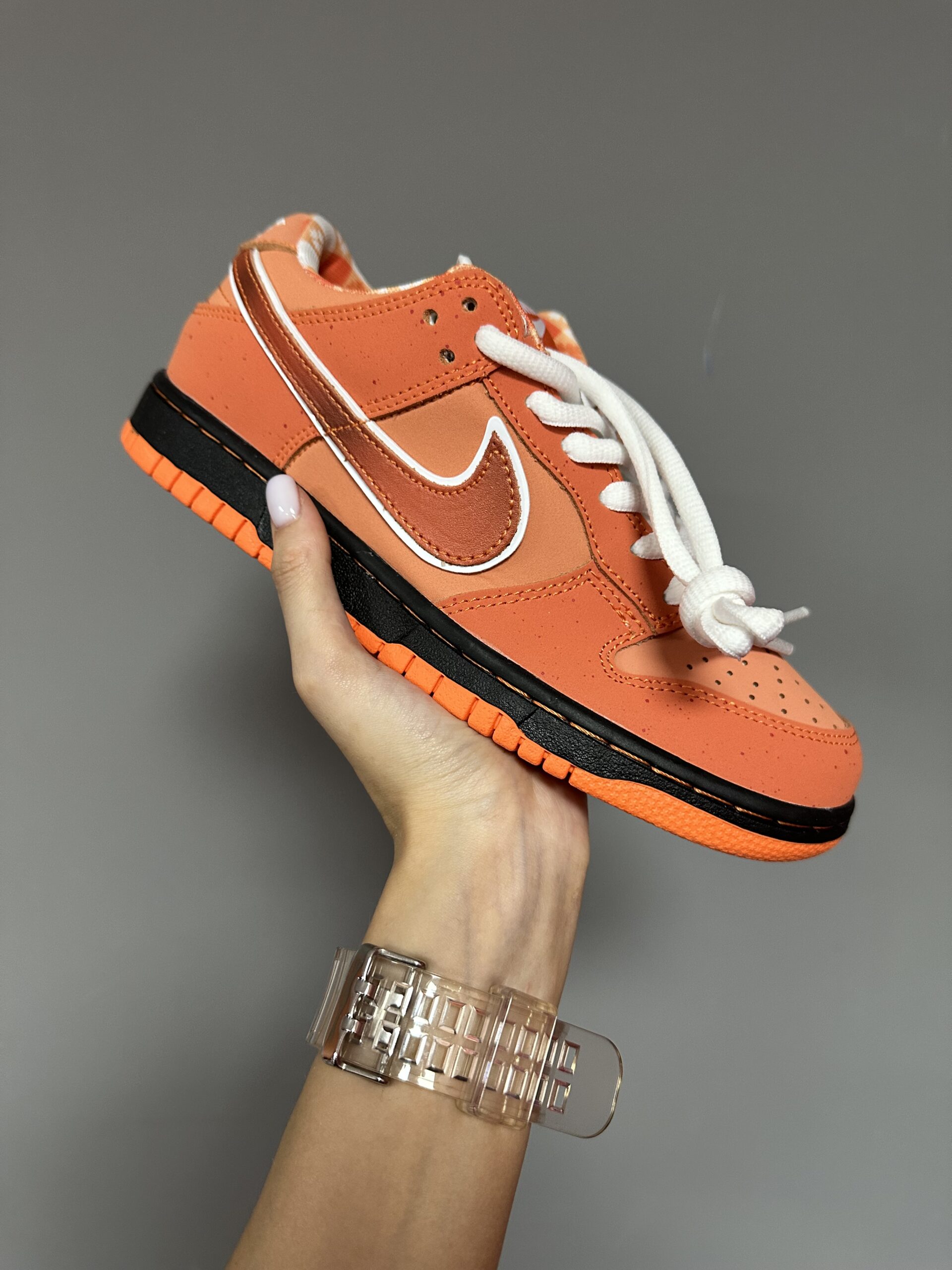 e645f7dc-0712-4d69-9600-8c8fe2f7e229 Nike SB DUNK" LOBSTER ORANGE " premium lenkkarit, nahka, Vietnam - Image 1